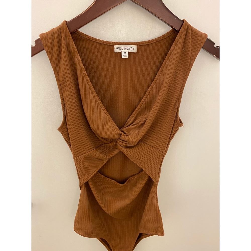 Form fitting body suit 💃🏼